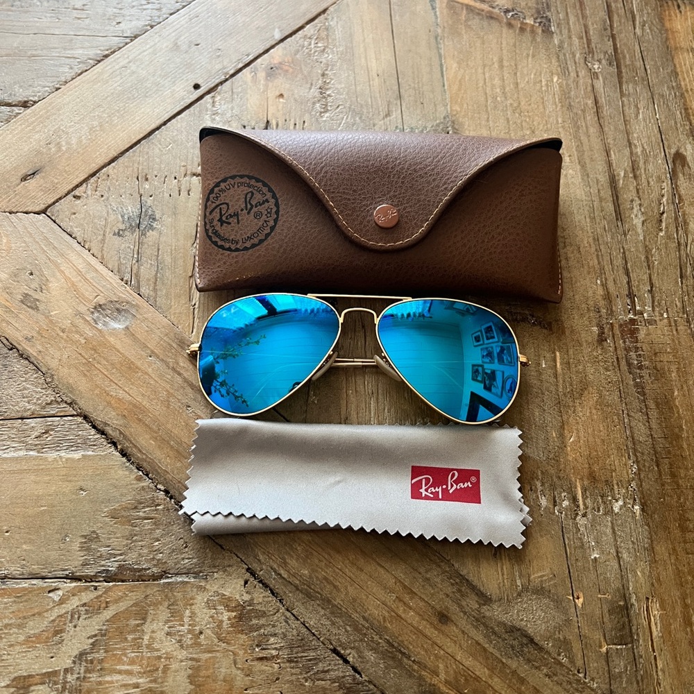 Ray-Ban Gold Frame Blue Lens Sunglasses